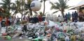 Após réveillon, 61 toneladas de lixo são recolhidas na orla do Recife